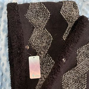 🤍🖤 New Ivivva by Lululemon Glow Warm Up Reflective Sherpa Lined Scarf 🖤🤍